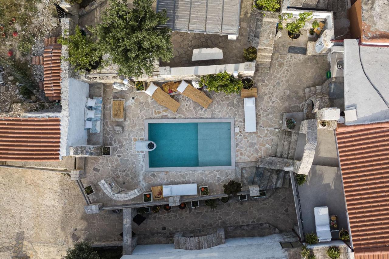 ArménoiAntonia'S Stonebuilt Mansion With A Private Pool别墅 外观 照片